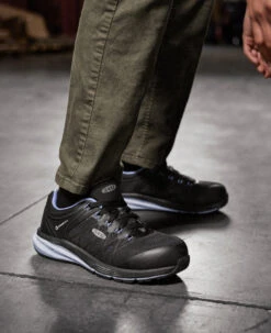 Keen Women's Vista Energy (Carbon-Fiber Toe) | Hydrangea/Black -Keens Boots Store 1024594 PDP LeftImage