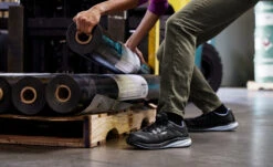 Keen Women's Vista Energy (Carbon-Fiber Toe) | Hydrangea/Black -Keens Boots Store 1024594 PDP TopImage