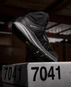 Keen Women's Vista Energy Mid (Carbon-Fiber Toe) | Vapor/Black -Keens Boots Store 1025220 PDP LeftImage