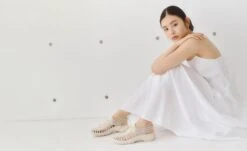 Keen Women's UNEEK Astoria Sandal X SNIDEL | Birch/Plaza Taupe -Keens Boots Store KEEN W UNEEKAstoriaxSNIDEL Lifestyle PDP Doublewide