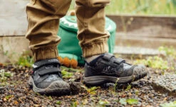 Keen Little Kids' Speed Hound | Black/Camo 13 Keen Little Kids' Speed Hound | Black/Camo -Keens Boots Store KidsSpeedHoundPDPLifestyle1Kids1026194 a51300a6 45df 4287 a328 f3d8d5706936