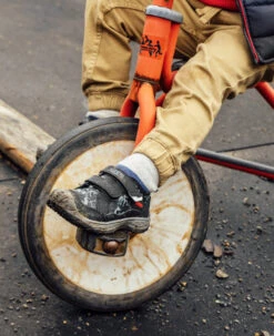 Keen Big Kids' Speed Hound | Black/Camo -Keens Boots Store KidsSpeedHoundPDPLifestyle3Kids1026194