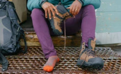 Keen Men's Revel IV Polar Waterproof Boot | Dark Earth/Caramel Cafe -Keens Boots Store Revel1024136PDPLifestyle1