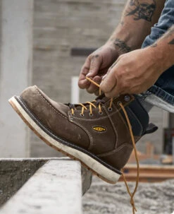 Keen Men's Cincinnati 6" Waterproof Boot (Carbon-Fiber Toe) | Dark Chocolate/Sandshell 15 Keen Men's Cincinnati 6" Waterproof Boot (Carbon-Fiber Toe) | Dark Chocolate/Sandshell -Keens Boots Store SDD 505 PDP Cincinnati 1026885 Right Image