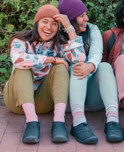 Keen Women's Howser III Slide | Light Gray Wool/Vapor -Keens Boots Store WHowserIIISlideLifestylePDPRight 95ab2fb0 bd6d 49c3 9d6e 92b5776e733d